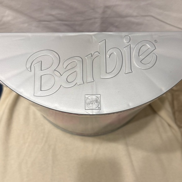 Barbie | Happy Holidays Barbie | Year 1998 - Picture 3 of 3